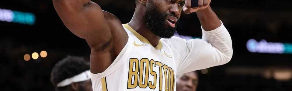 开云体育官网-布朗三节41+6！绿军狂胜老鹰列东部第二 豪瑟30+10三分平纪录