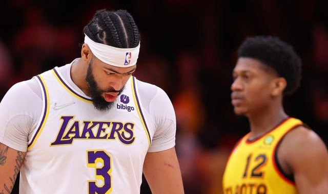 【现场】威少热身谁也不理，扬少侠救赎三分逆转湖人