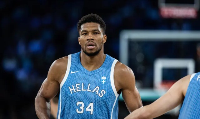 kaiyun-降维打击！字母哥27分8板助希腊取得三连胜，希腊能否问鼎冠军？